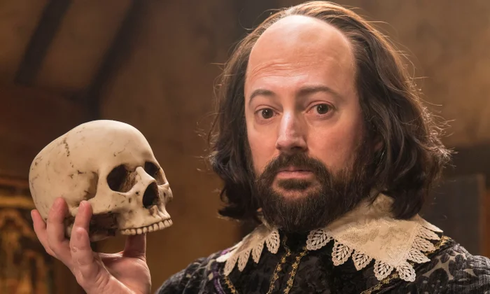 Hamnet Shakespeare with skull in his hand