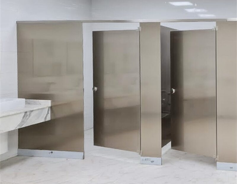 white modern Sqrwomensrestroom